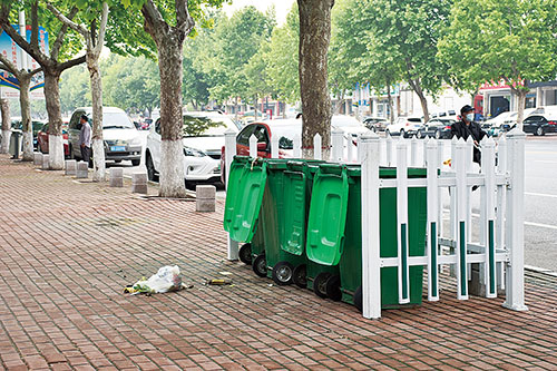 上海路　华商金岸　生活垃圾不入桶.jpg
